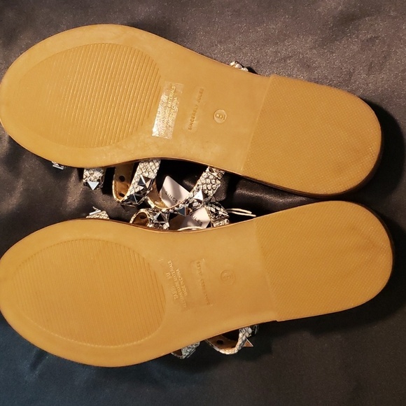 Sincerely Jules NWT Snakeskin Print with Silver Studs Strappy Sandals - Picture 6 of 7